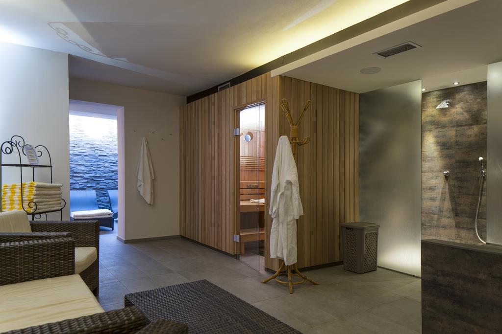 Hotel Krondlhof Brunico Esterno foto